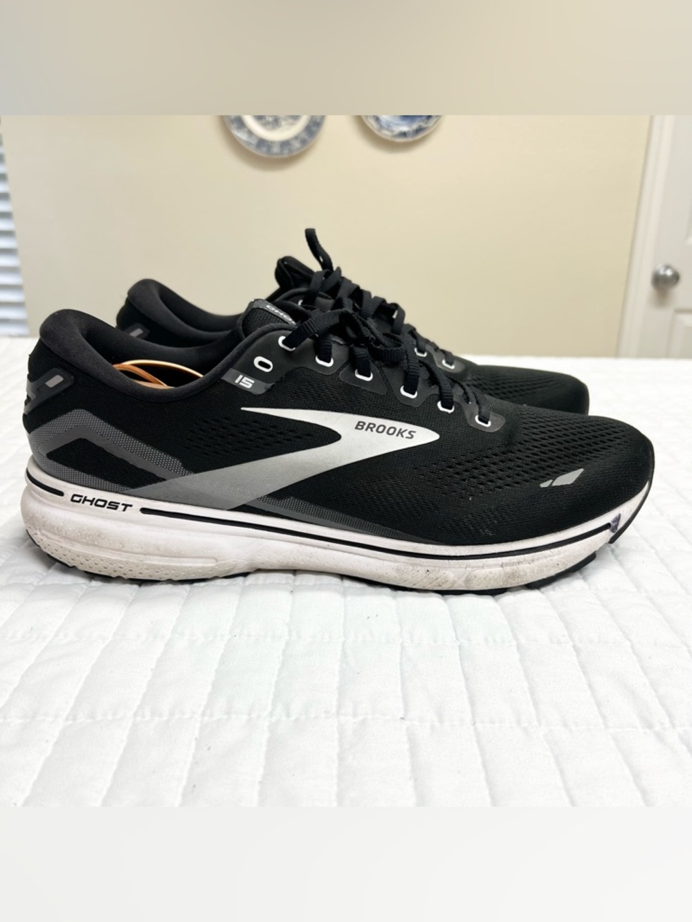 Brooks Men’s Black and White Ghost 15 Running Shoes Size 14